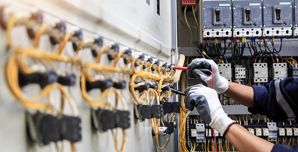 Professional Electrician technician working in Stevenson, AL